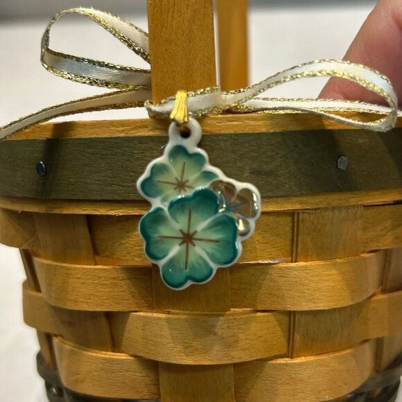 Longaberger 2001 Lucky You Shamrock Basket Plastic Liner 4 Leaf Clover Charm Bow - Picture 8 of 11